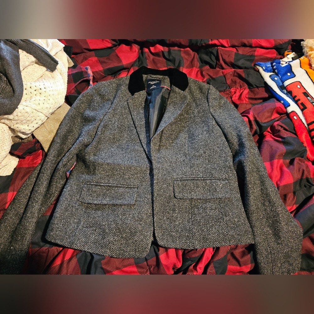 Blazer - Picture 5 of 5
